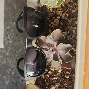 ro•sham•bo baby sunglasses